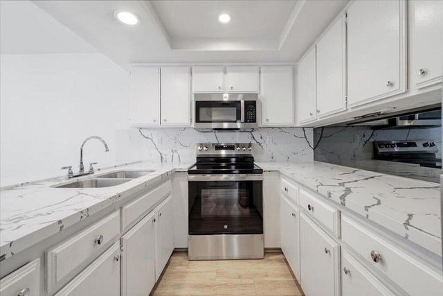 280 S Avenida Caballeros 116, Palm Springs, CA 92262