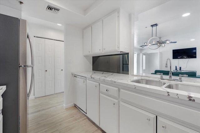 280 S Avenida Caballeros 116, Palm Springs, CA 92262