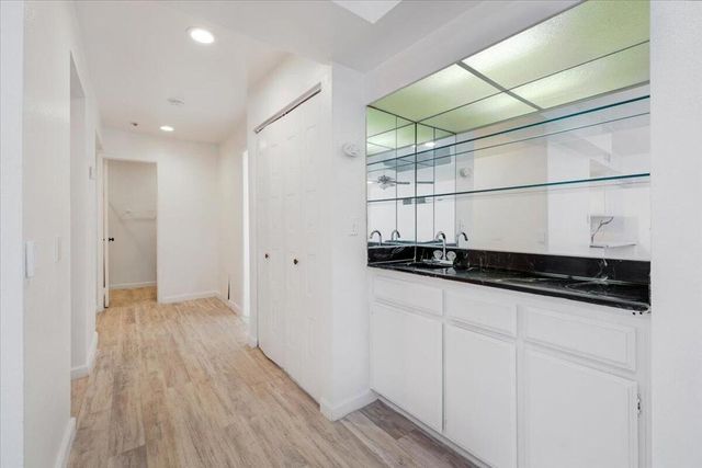 280 S Avenida Caballeros 116, Palm Springs, CA 92262