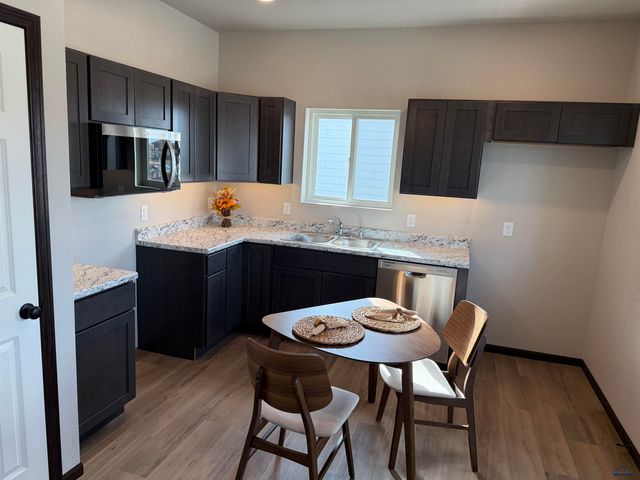 5613 BRIDGE DR, Rapid City, SD 57703