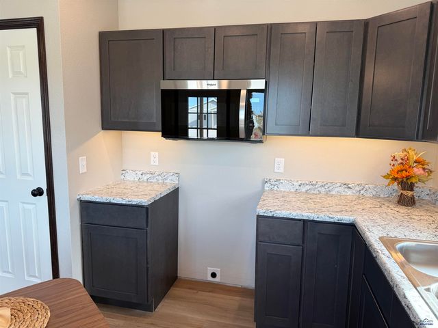 5613 BRIDGE DR, Rapid City, SD 57703