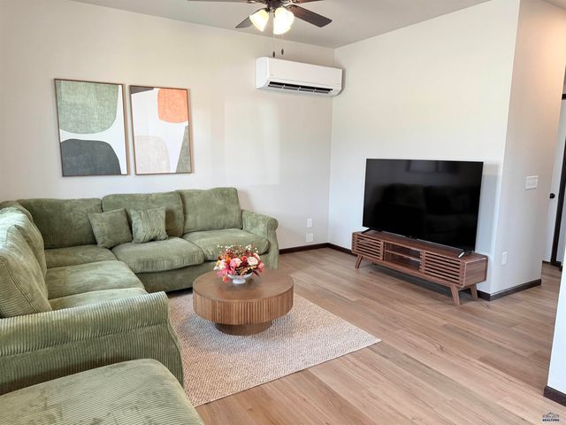 5613 BRIDGE DR, Rapid City, SD 57703