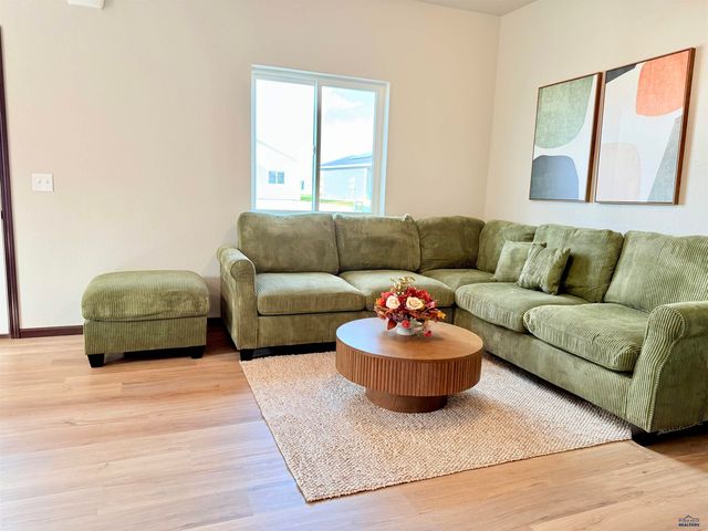 5613 BRIDGE DR, Rapid City, SD 57703