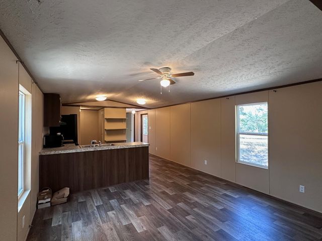 302 Lone Star Rd RD F, Bastrop, TX 78602
