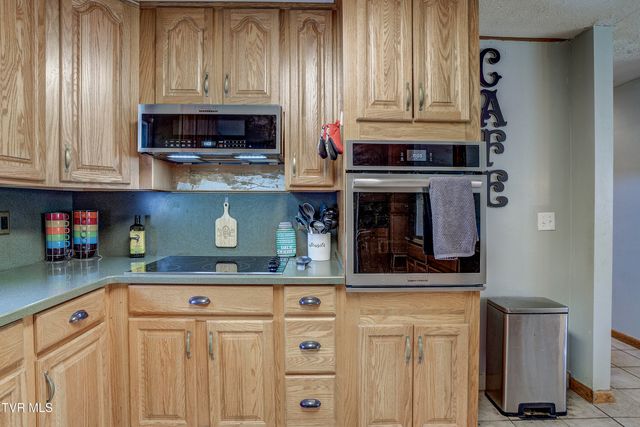 247 Cedar Point Road, Johnson City, TN 37601