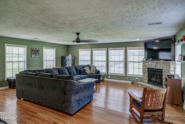 247 Cedar Point Road, Johnson City, TN 37601