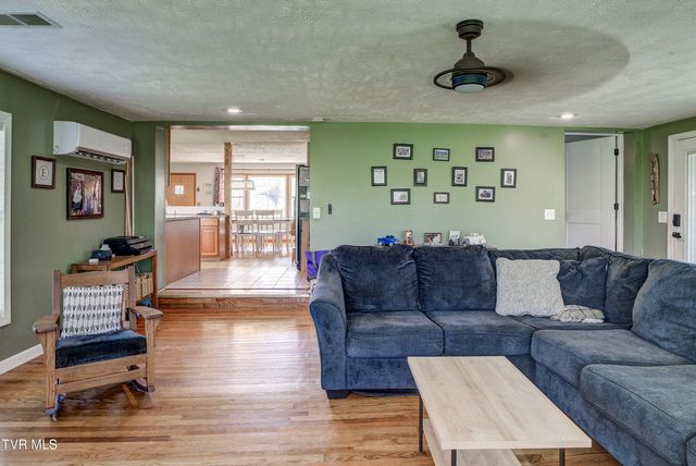 247 Cedar Point Road, Johnson City, TN 37601
