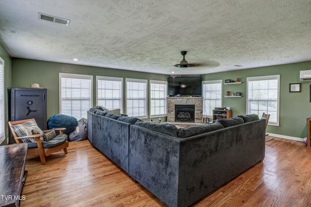 247 Cedar Point Road, Johnson City, TN 37601