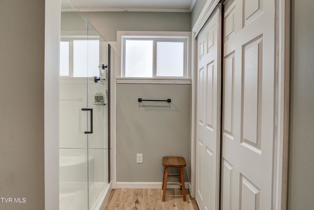 247 Cedar Point Road, Johnson City, TN 37601