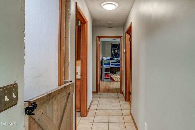 247 Cedar Point Road, Johnson City, TN 37601