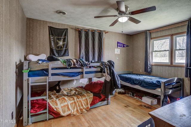 247 Cedar Point Road, Johnson City, TN 37601
