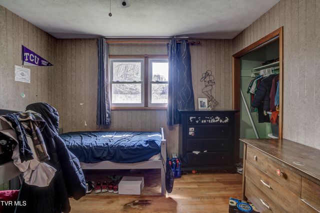 247 Cedar Point Road, Johnson City, TN 37601