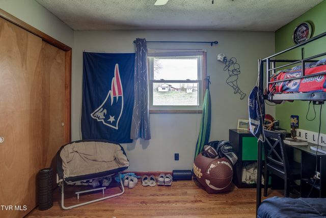 247 Cedar Point Road, Johnson City, TN 37601