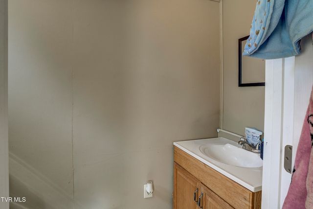 247 Cedar Point Road, Johnson City, TN 37601