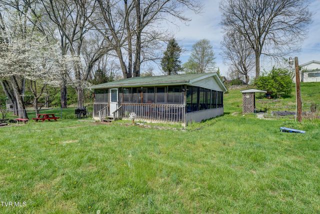 247 Cedar Point Road, Johnson City, TN 37601