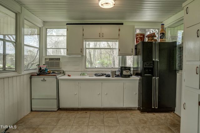 247 Cedar Point Road, Johnson City, TN 37601