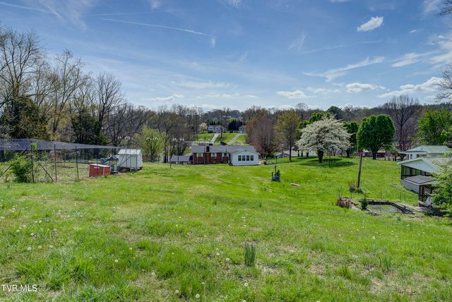 247 Cedar Point Road, Johnson City, TN 37601