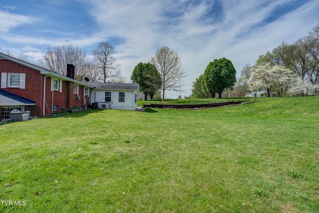 247 Cedar Point Road, Johnson City, TN 37601