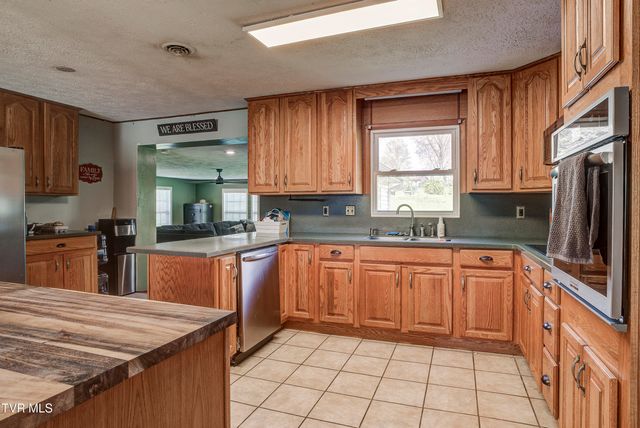 247 Cedar Point Road, Johnson City, TN 37601