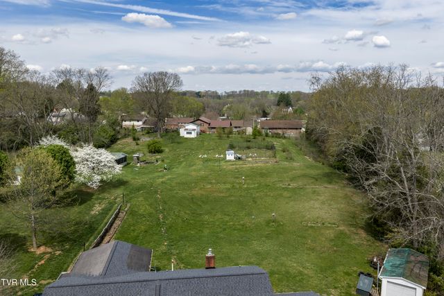 247 Cedar Point Road, Johnson City, TN 37601