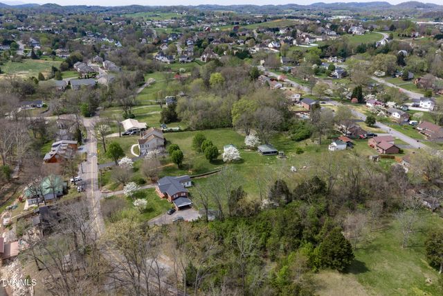 247 Cedar Point Road, Johnson City, TN 37601