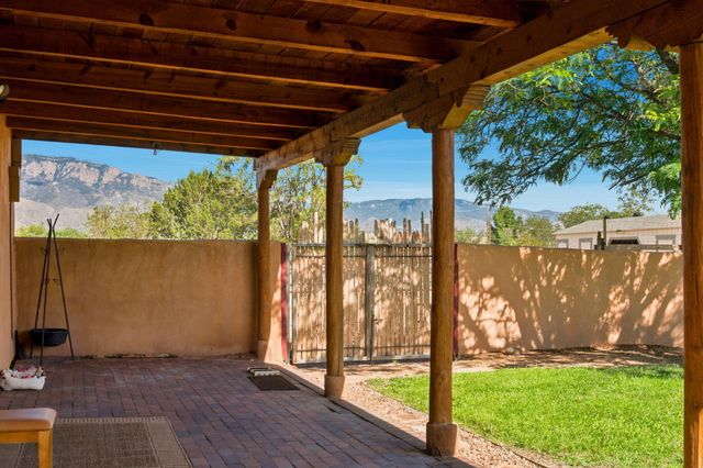 236 Sagebrush Drive, Corrales, NM 87048