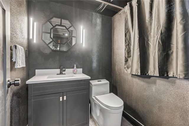 124 N 80 Terrace, Kansas City, KS 66111