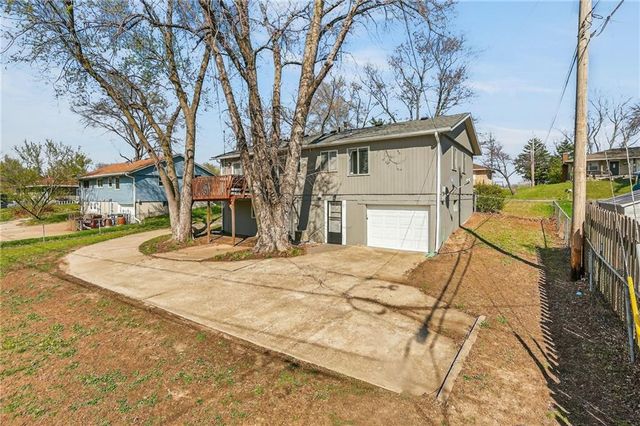 124 N 80 Terrace, Kansas City, KS 66111