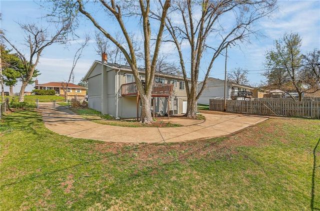 124 N 80 Terrace, Kansas City, KS 66111