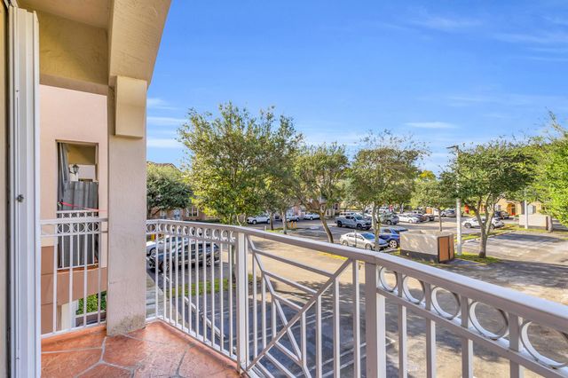 8970 W Flagler Street 208, Miami, FL 33174