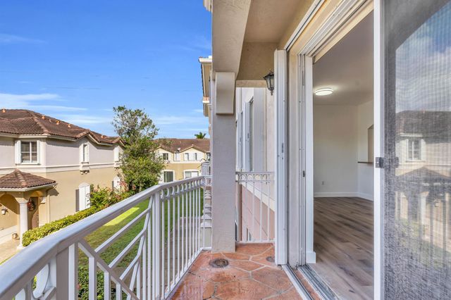 8970 W Flagler Street 208, Miami, FL 33174