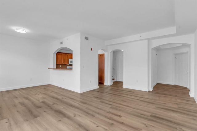 8970 W Flagler Street 208, Miami, FL 33174