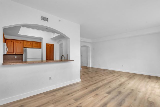 8970 W Flagler Street 208, Miami, FL 33174