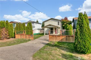 24416 15th Avenue S, Des Moines, WA 98198