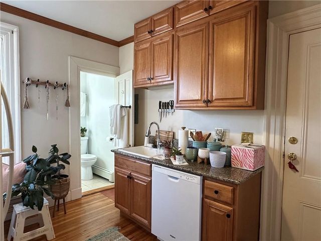 5 Record Street 2B, Newport, RI 02840