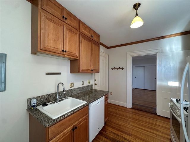 5 Record Street 2B, Newport, RI 02840