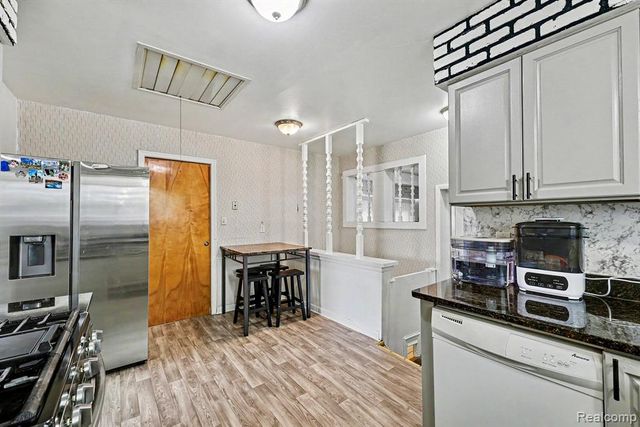 28326 Alden Street, Madison Heights, MI 48071