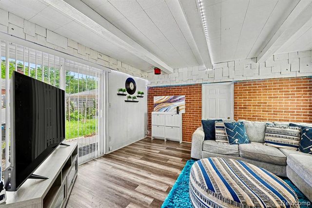 28326 Alden Street, Madison Heights, MI 48071