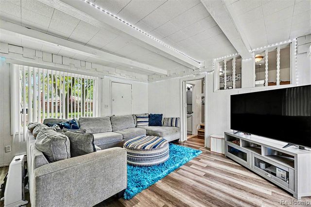 28326 Alden Street, Madison Heights, MI 48071