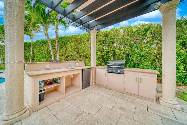 10641 SW 99th Ter, Miami, FL 33176