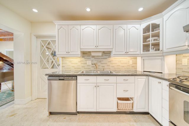 10641 SW 99th Ter, Miami, FL 33176