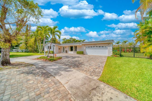 10641 SW 99th Ter, Miami, FL 33176