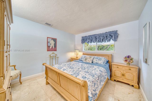 10641 SW 99th Ter, Miami, FL 33176