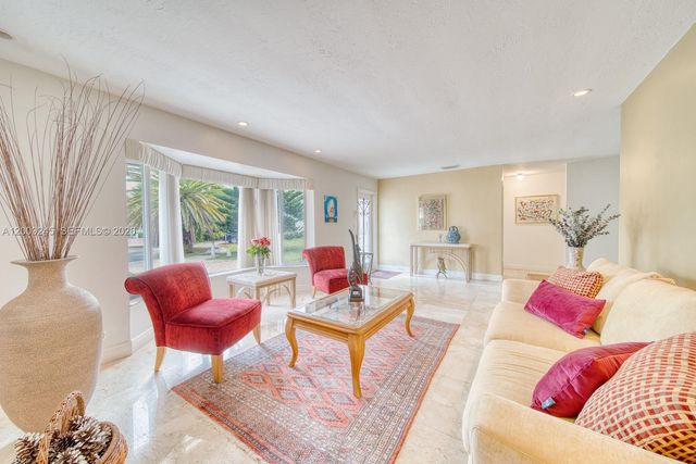 10641 SW 99th Ter, Miami, FL 33176