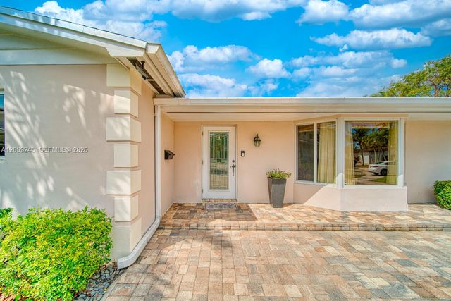 10641 SW 99th Ter, Miami, FL 33176