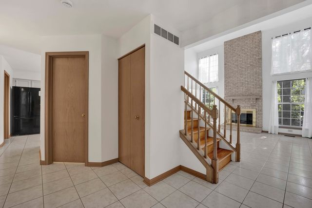 2164 SEAVER Lane, Hoffman Estates, IL 60169