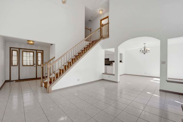 2164 SEAVER Lane, Hoffman Estates, IL 60169