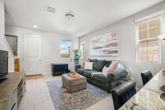 1532 Joy Drive, Clovis, CA 93619