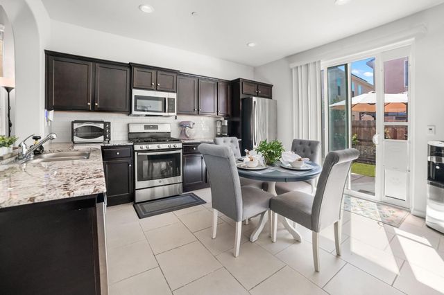 1532 Joy Drive, Clovis, CA 93619