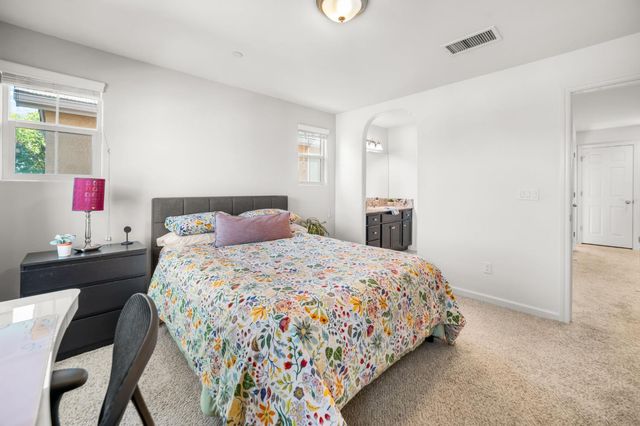 1532 Joy Drive, Clovis, CA 93619